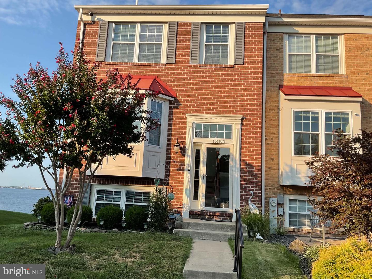 1380 River Mist Court