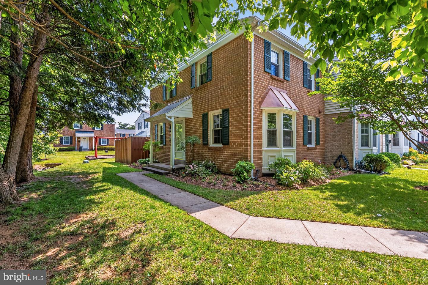 1842 Aberdeen Circle