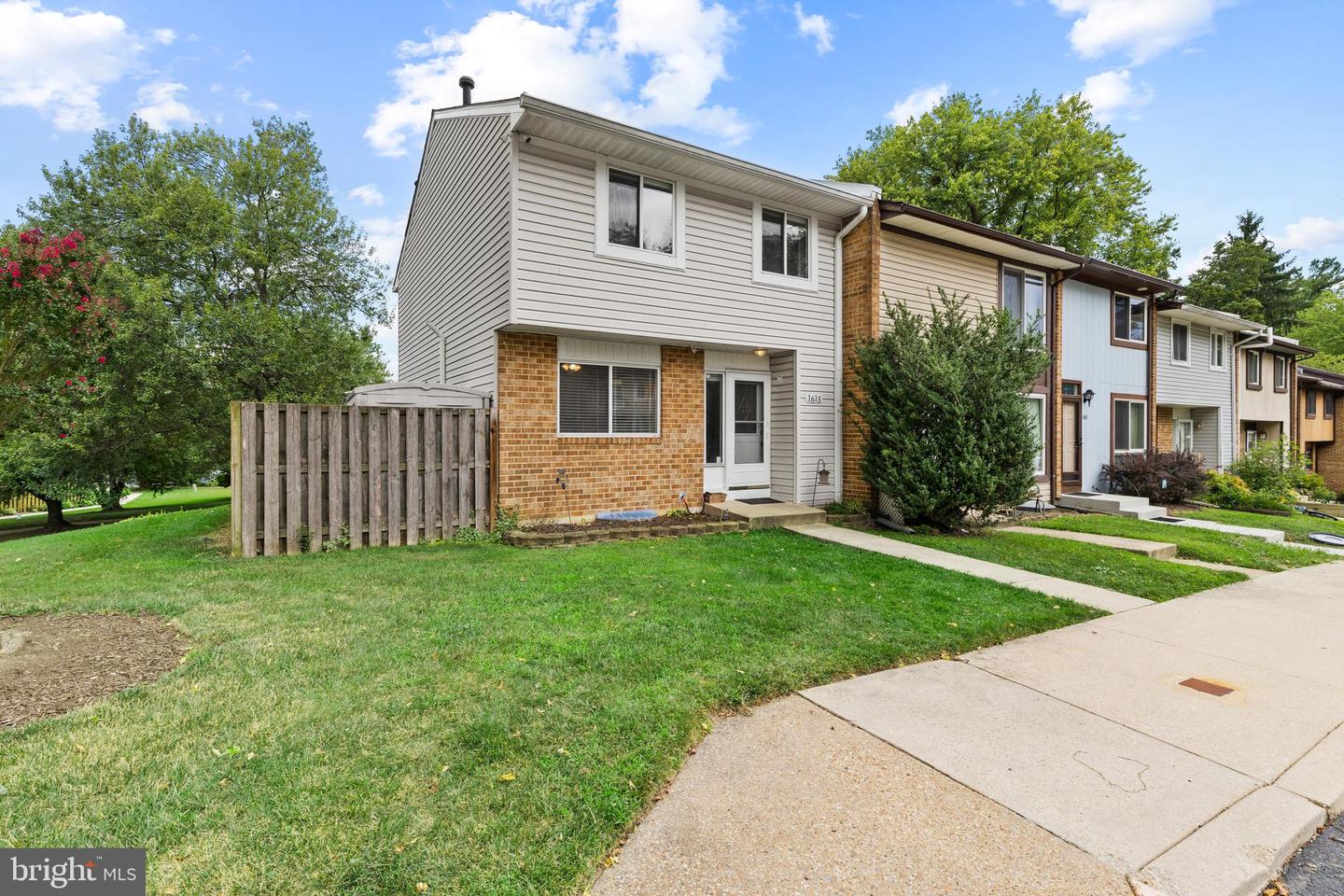 1615 New Windsor Court
