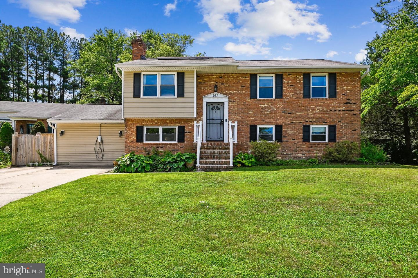 937 Truro Lane