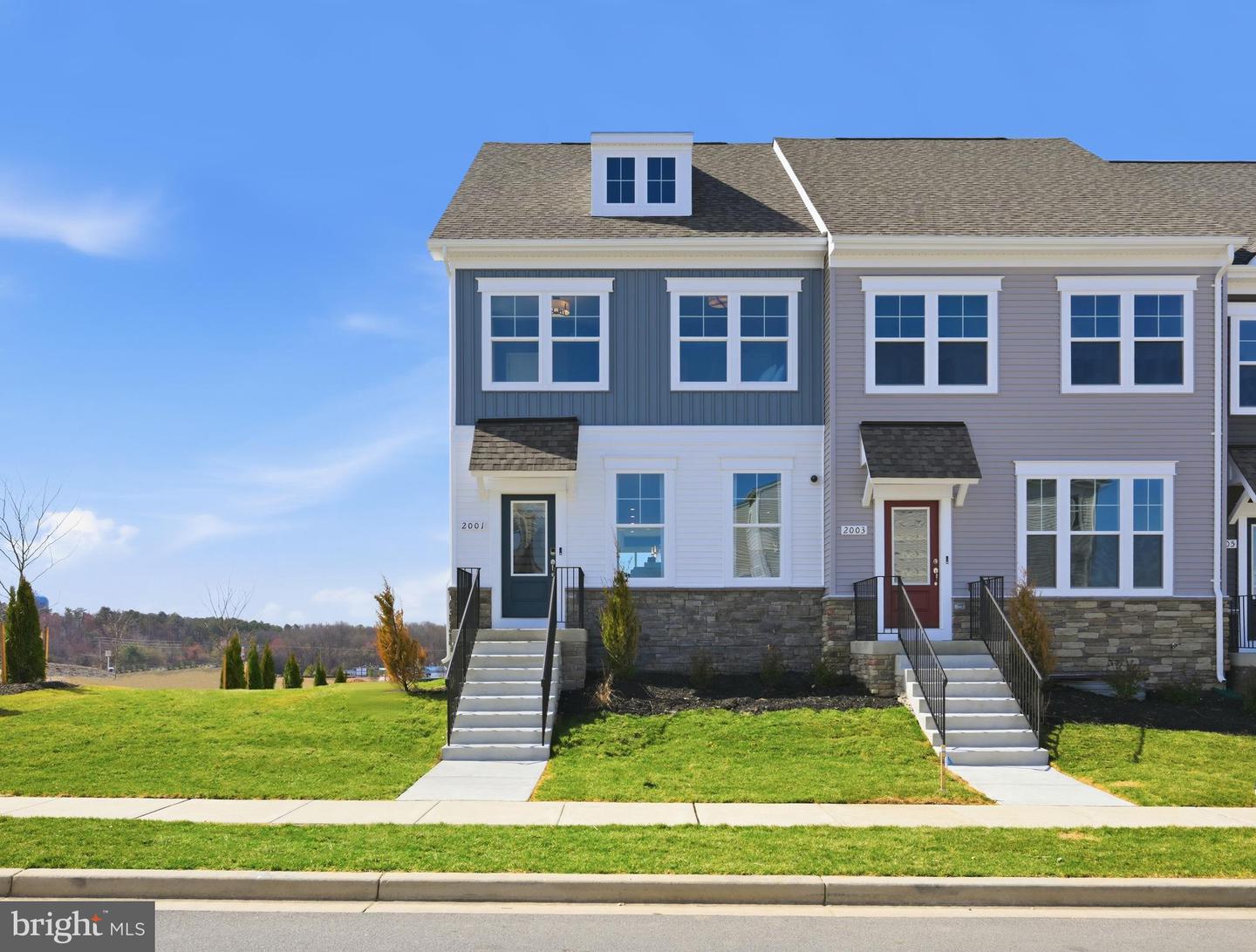 2001 Twisted Oak Place
