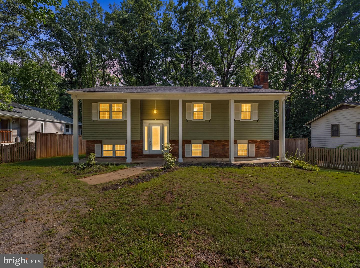 785 Rolling View Dr