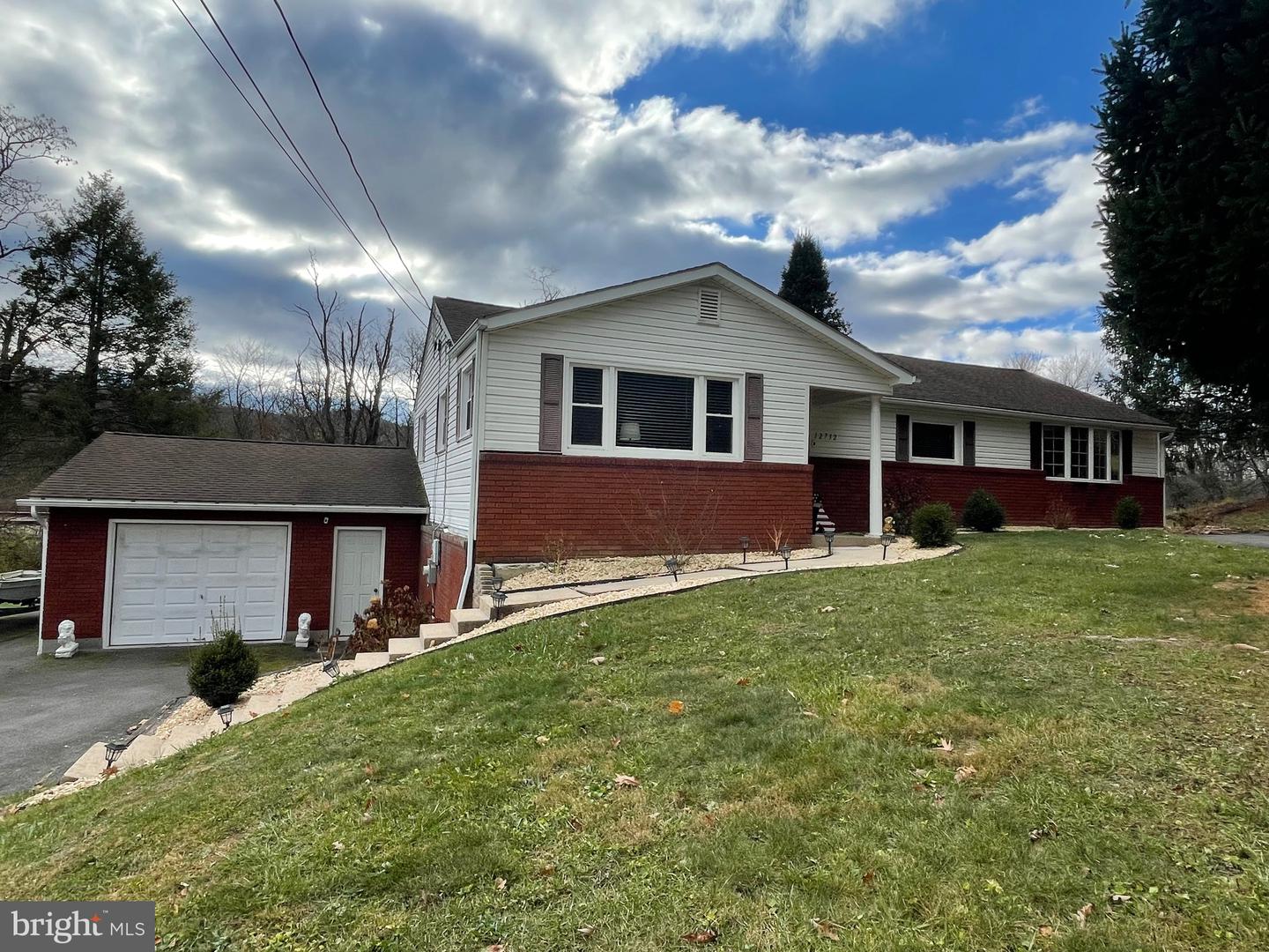 12732 Valley View Avenue, Cresaptown