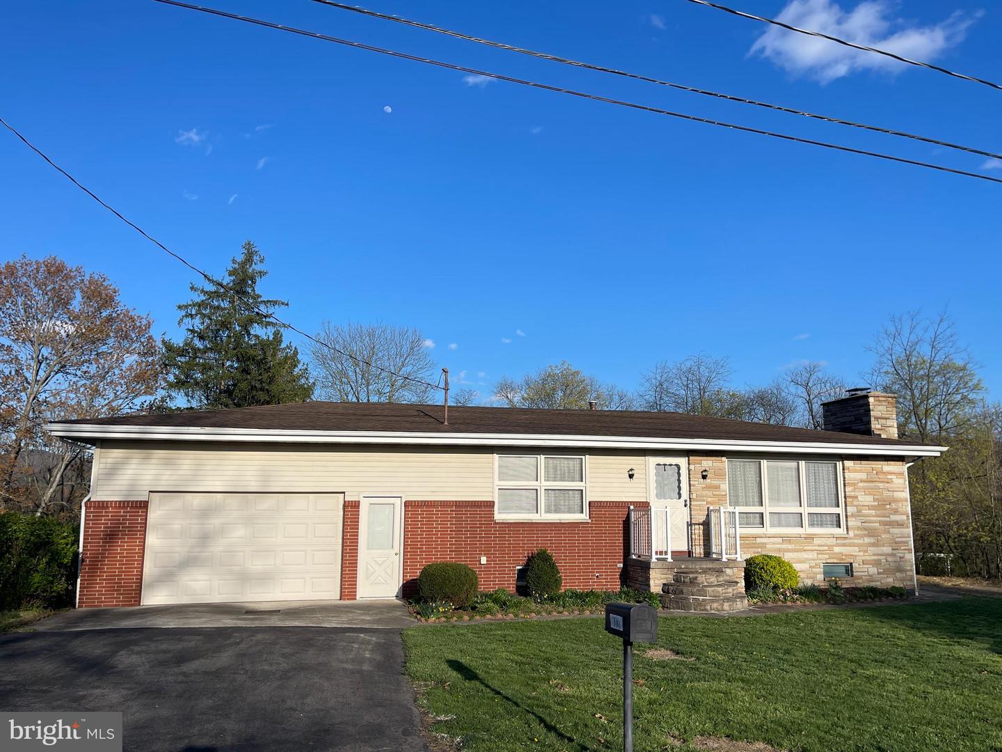 700 White Avenue, Cumberland
