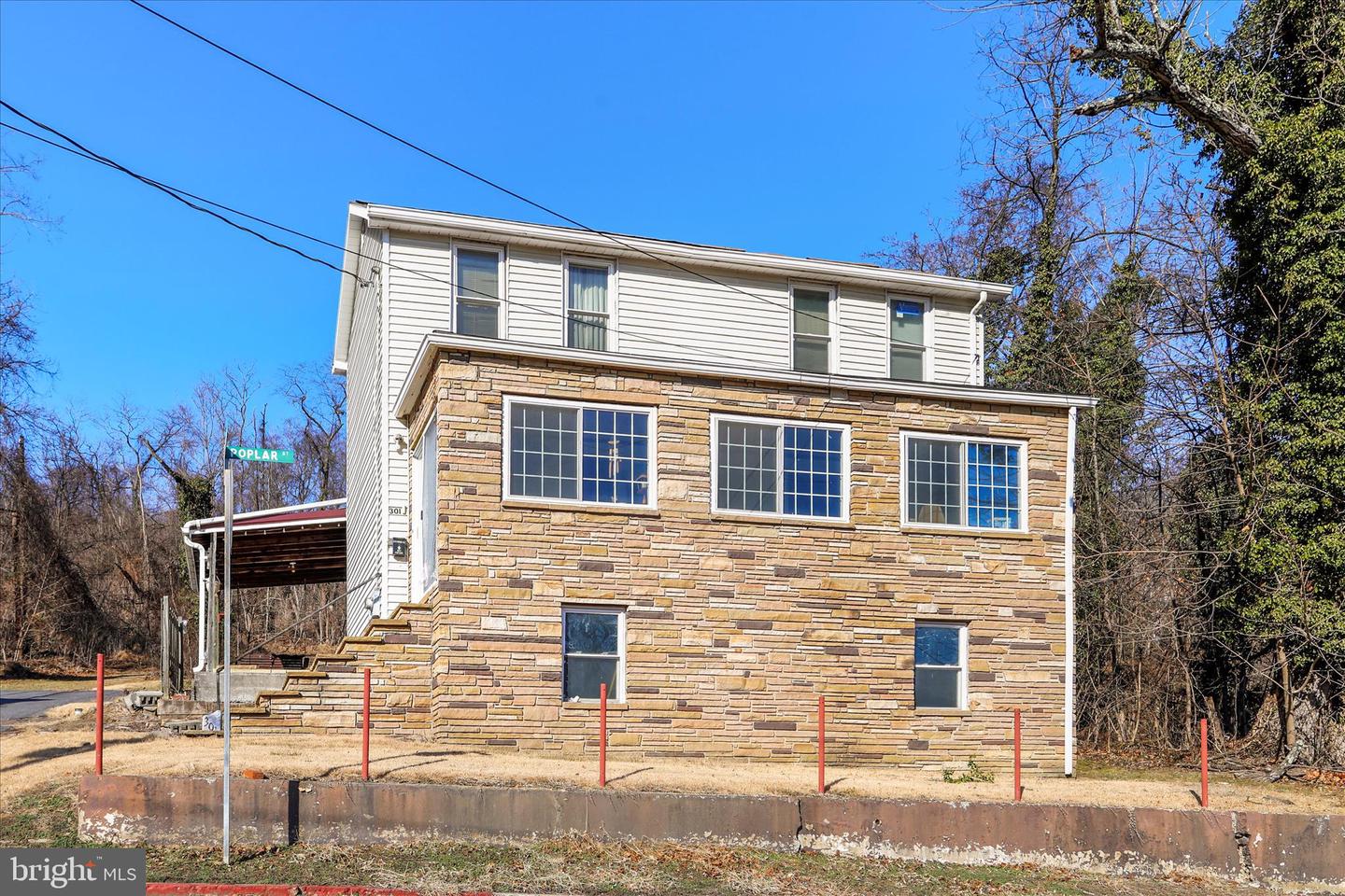 301 Poplar Street