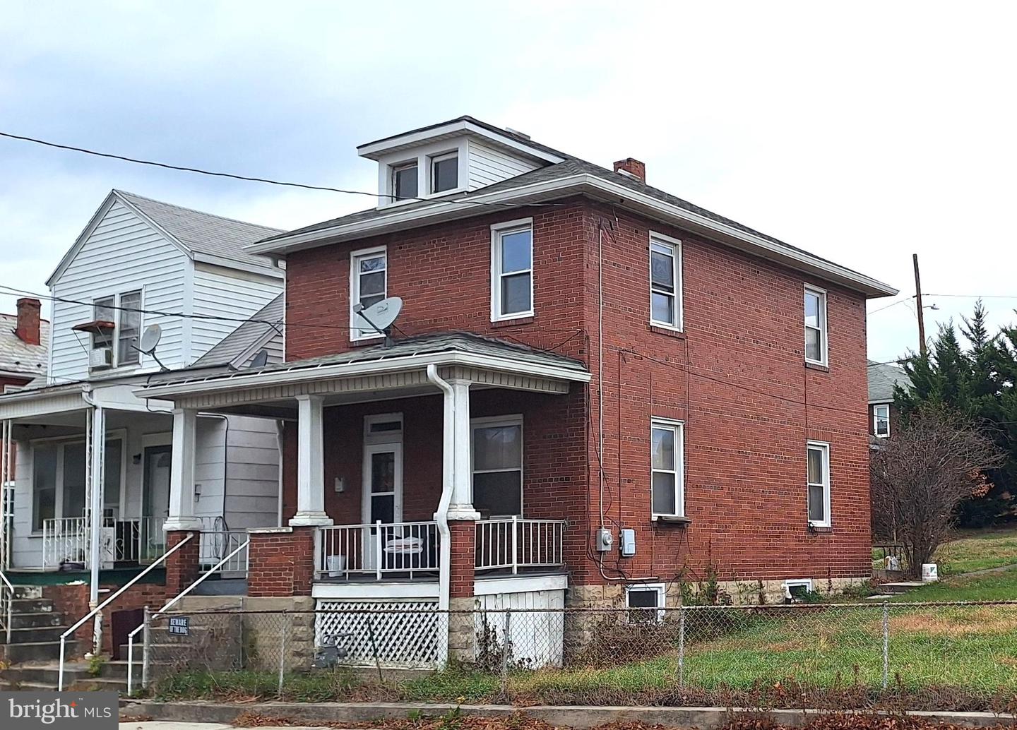 306 Industrial Boulevard E, Cumberland