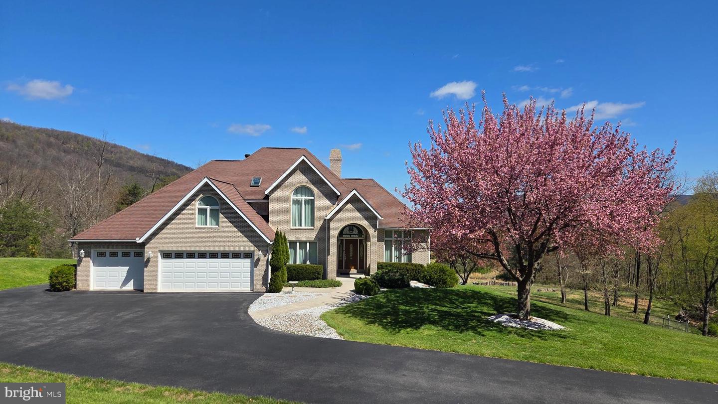 887 Weires Avenue, Lavale