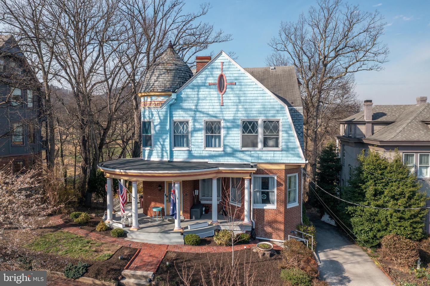 611 Washington Street