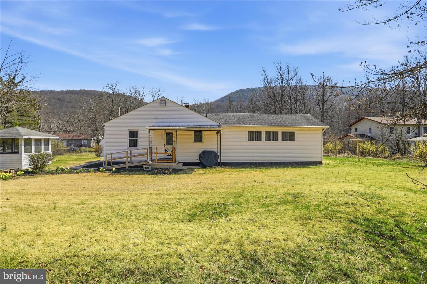 13 S Woodlawn Avenue, Lavale