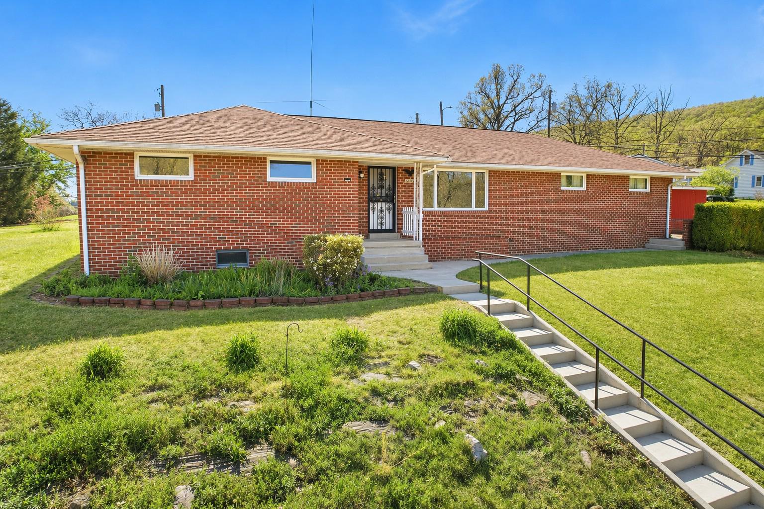 12043 Iris Avenue, Cumberland
