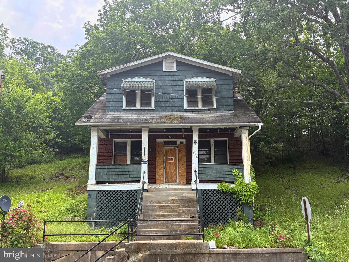 856 Gephart Drive W, Cumberland