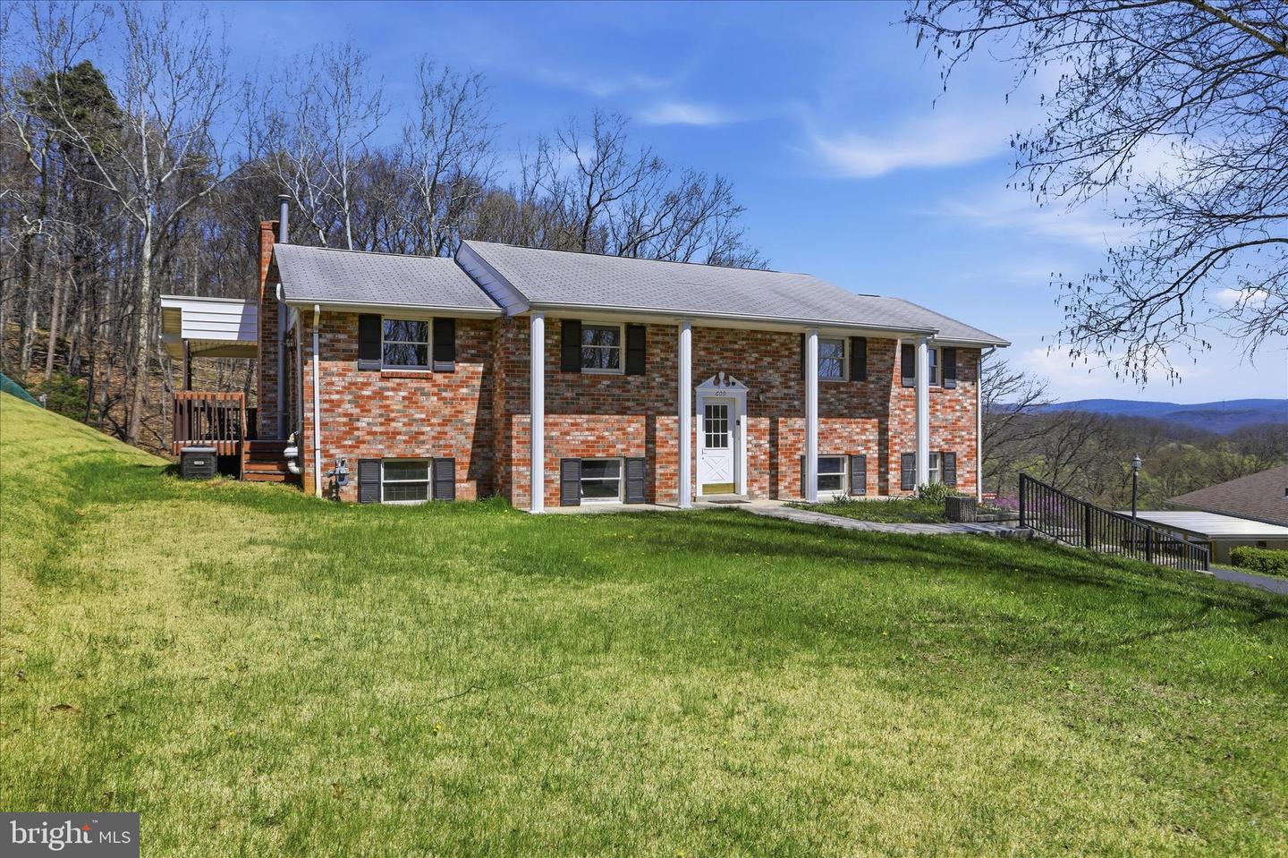 609 Wellington Lane, Cumberland