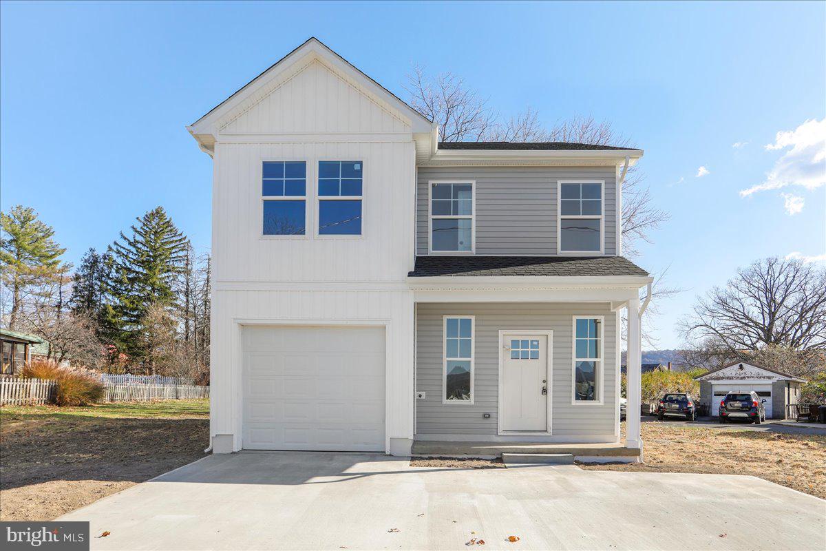 716 Greenway Avenue, Cumberland