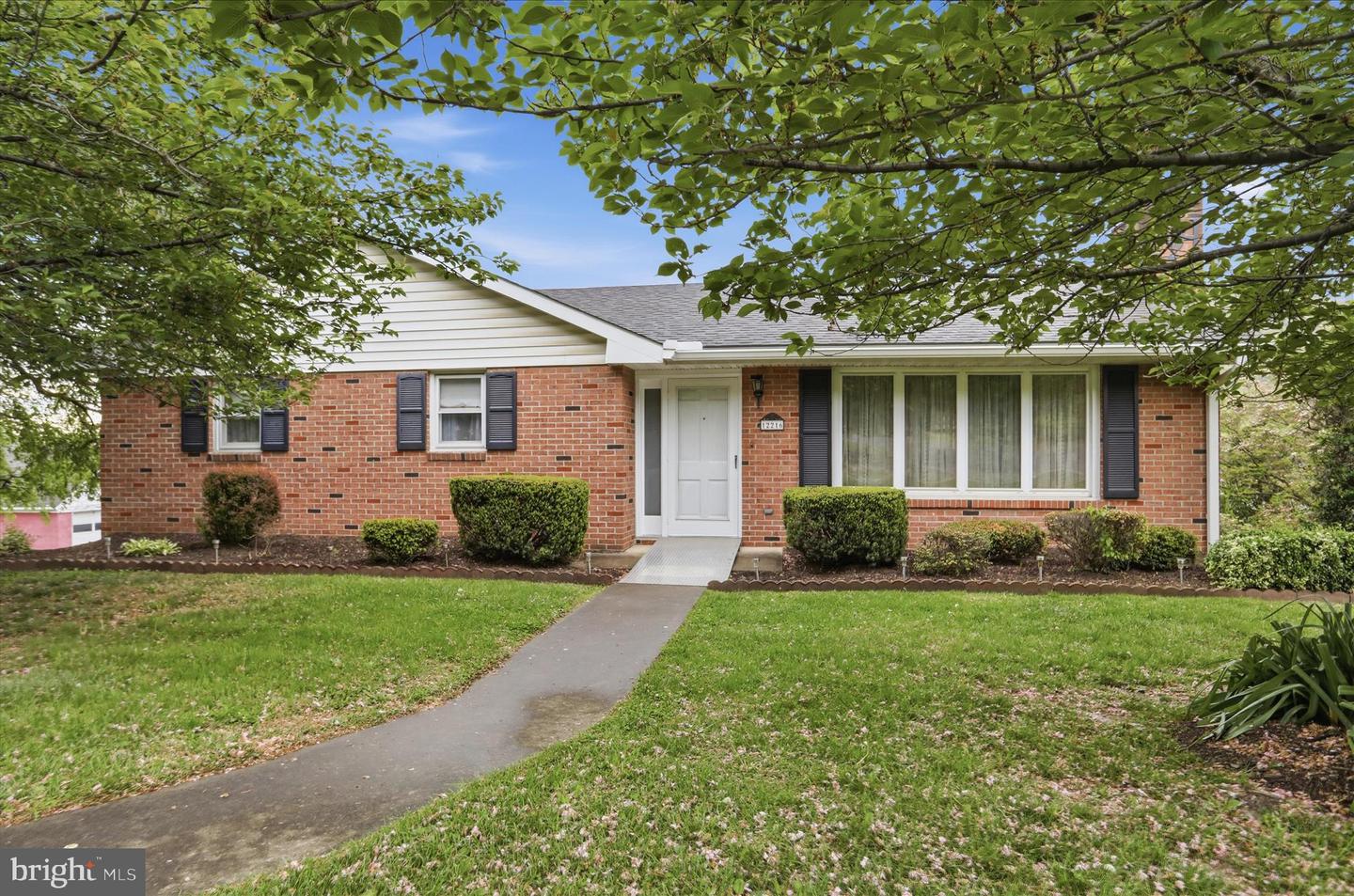12216 Mcmullen Highway SW