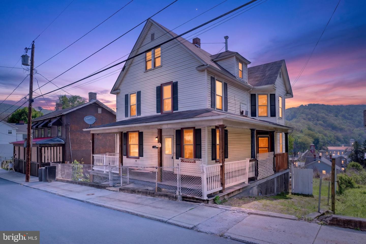 306 Hammond Street
