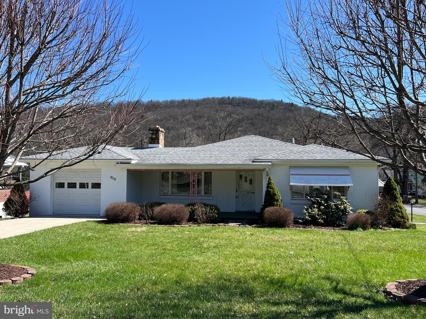 818 National Highway, Lavale