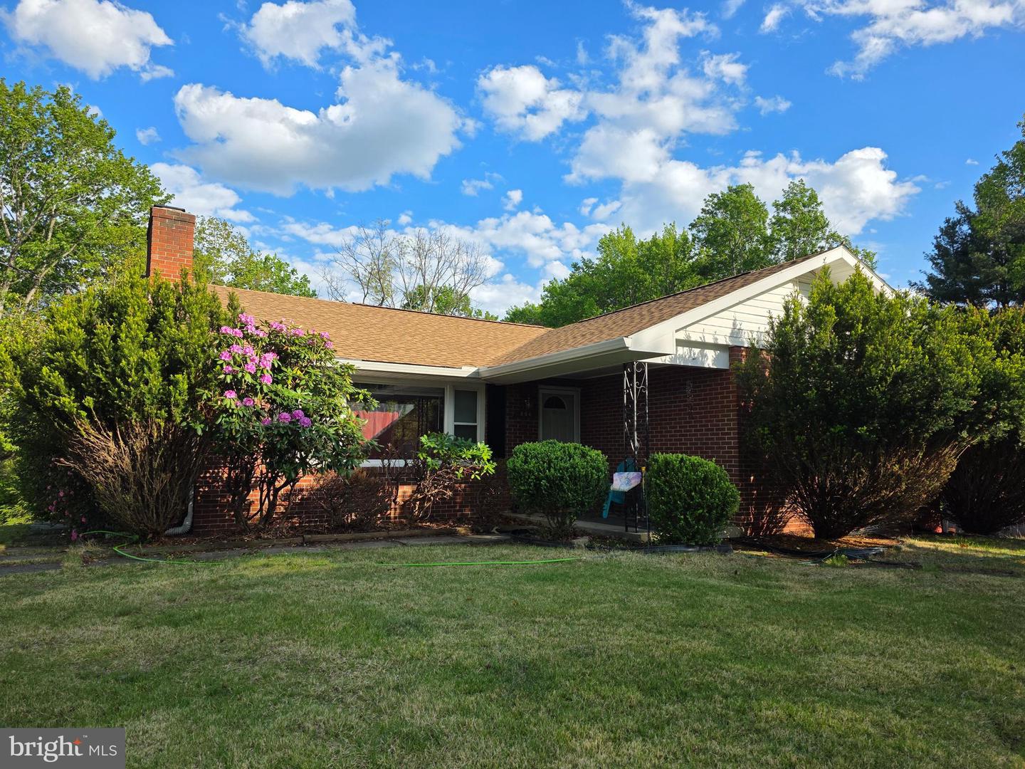 806 Valley View Drive, Lavale