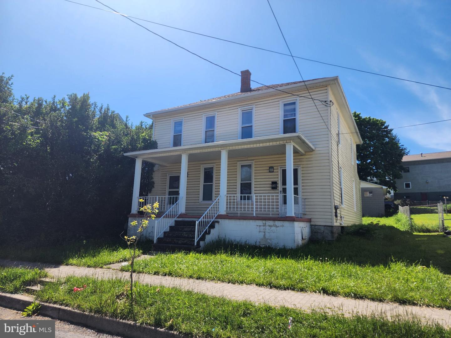 135-137 Center Street
