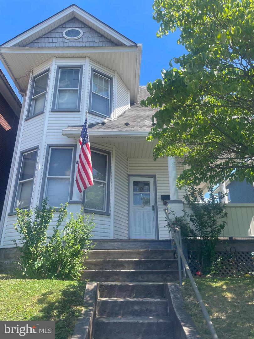 813 Columbia Avenue