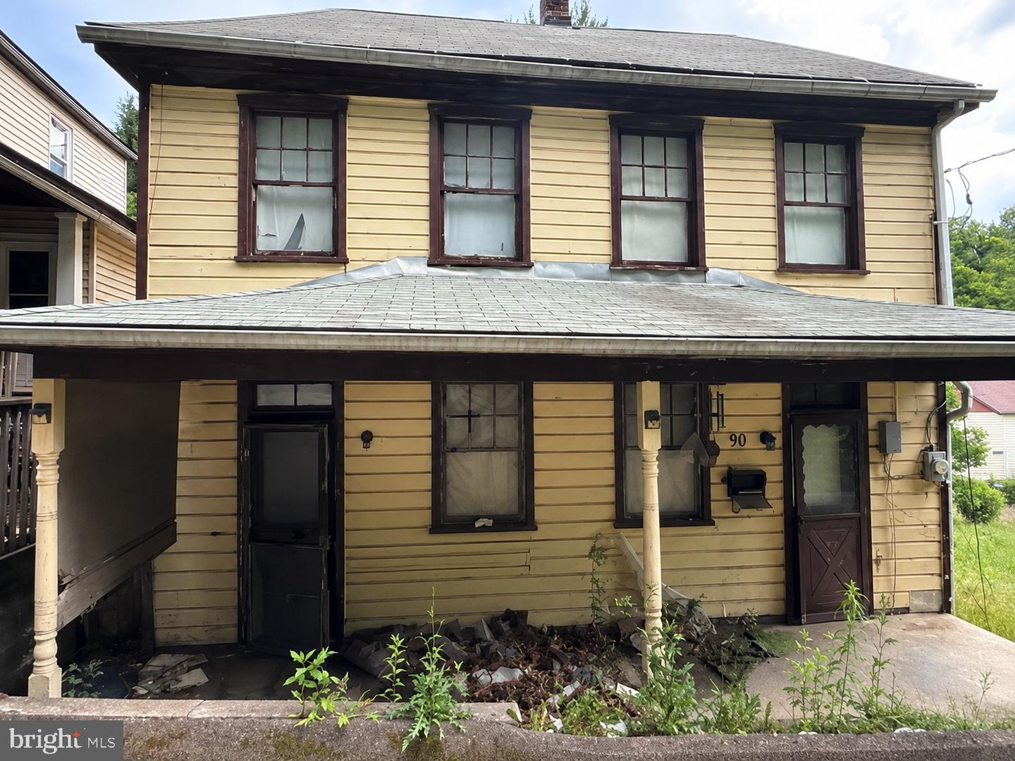 90 Douglas Avenue