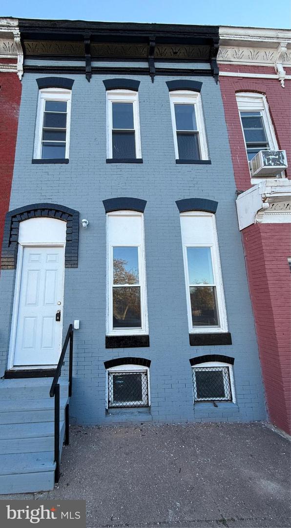 1103 N Carrollton Avenue, Baltimore