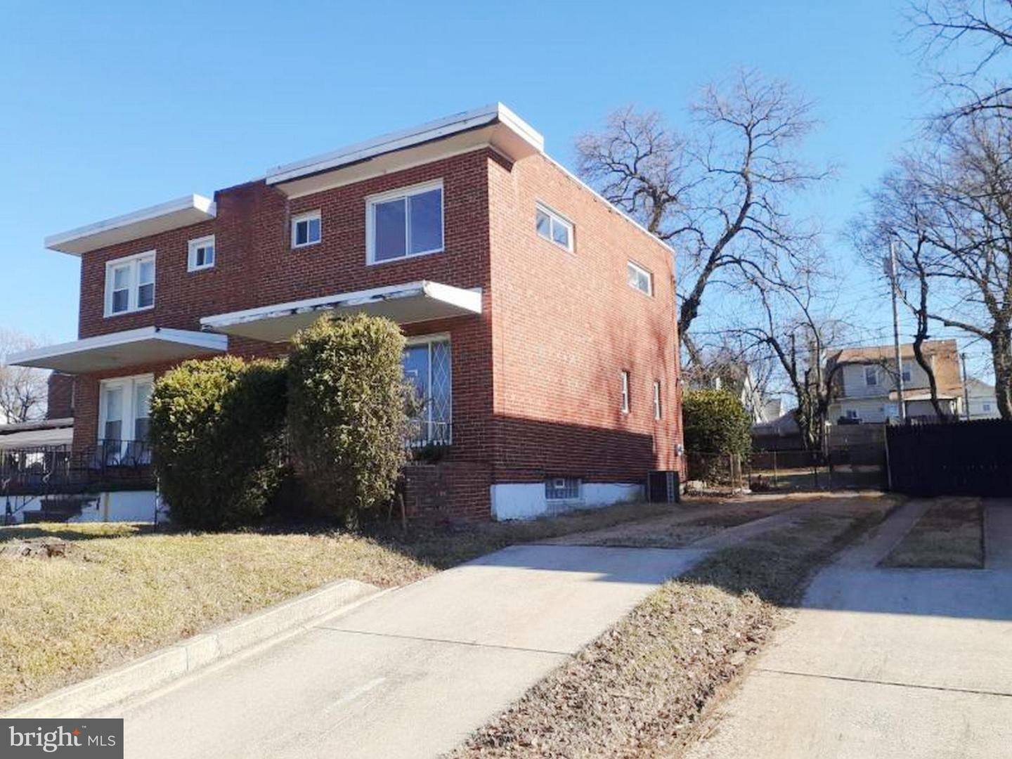 3303 W Northern Parkway, Baltimore