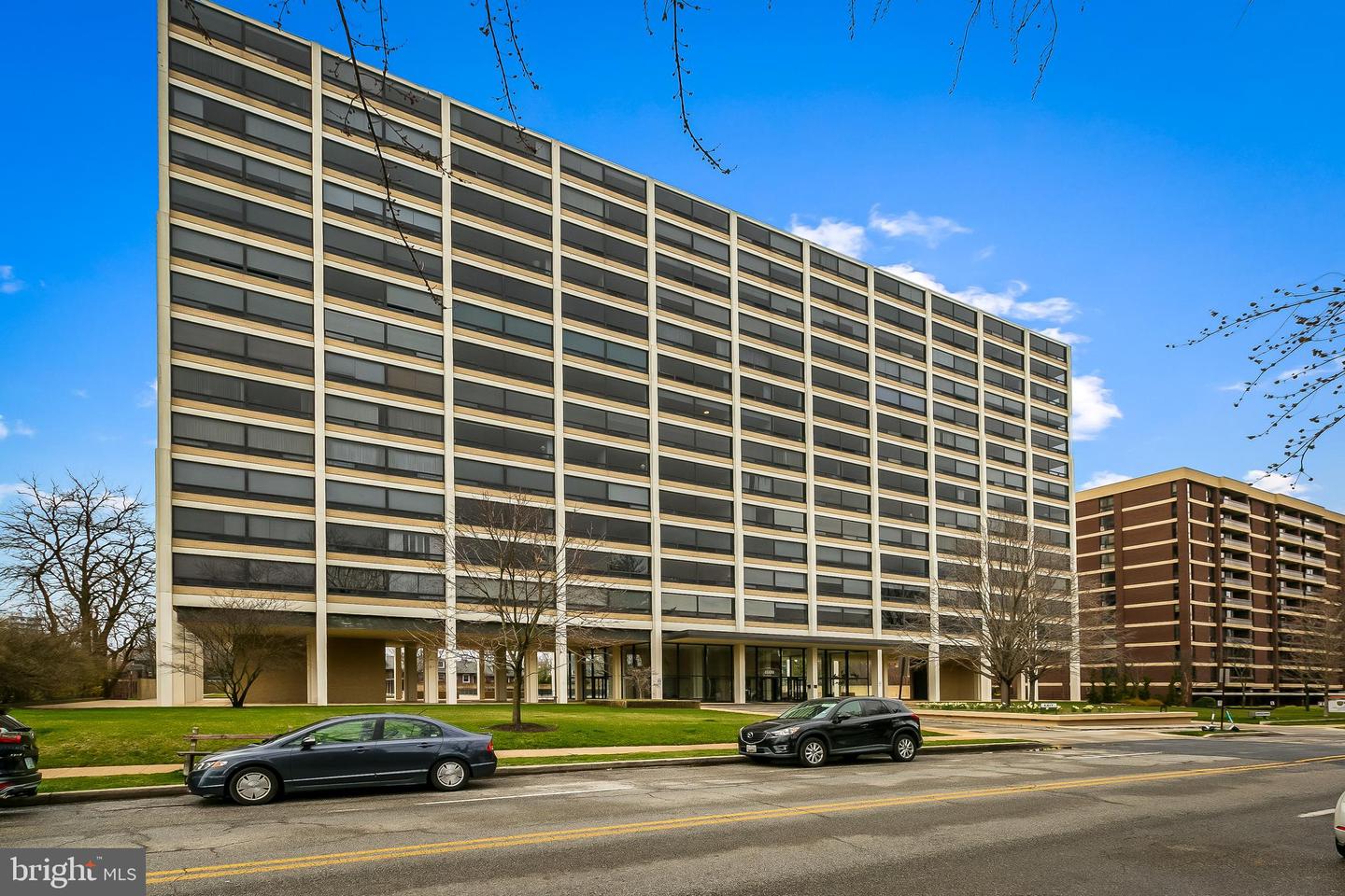 4000 N Charles Street #702
