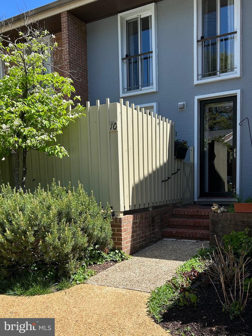 10 Bouton Green Court, Baltimore
