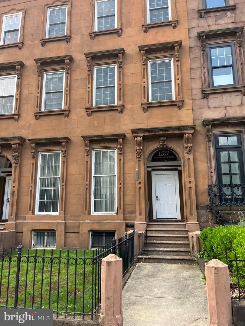 1317 W Fayette Street #3b