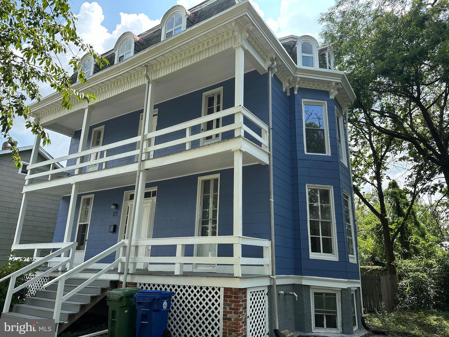 907 Homestead Street