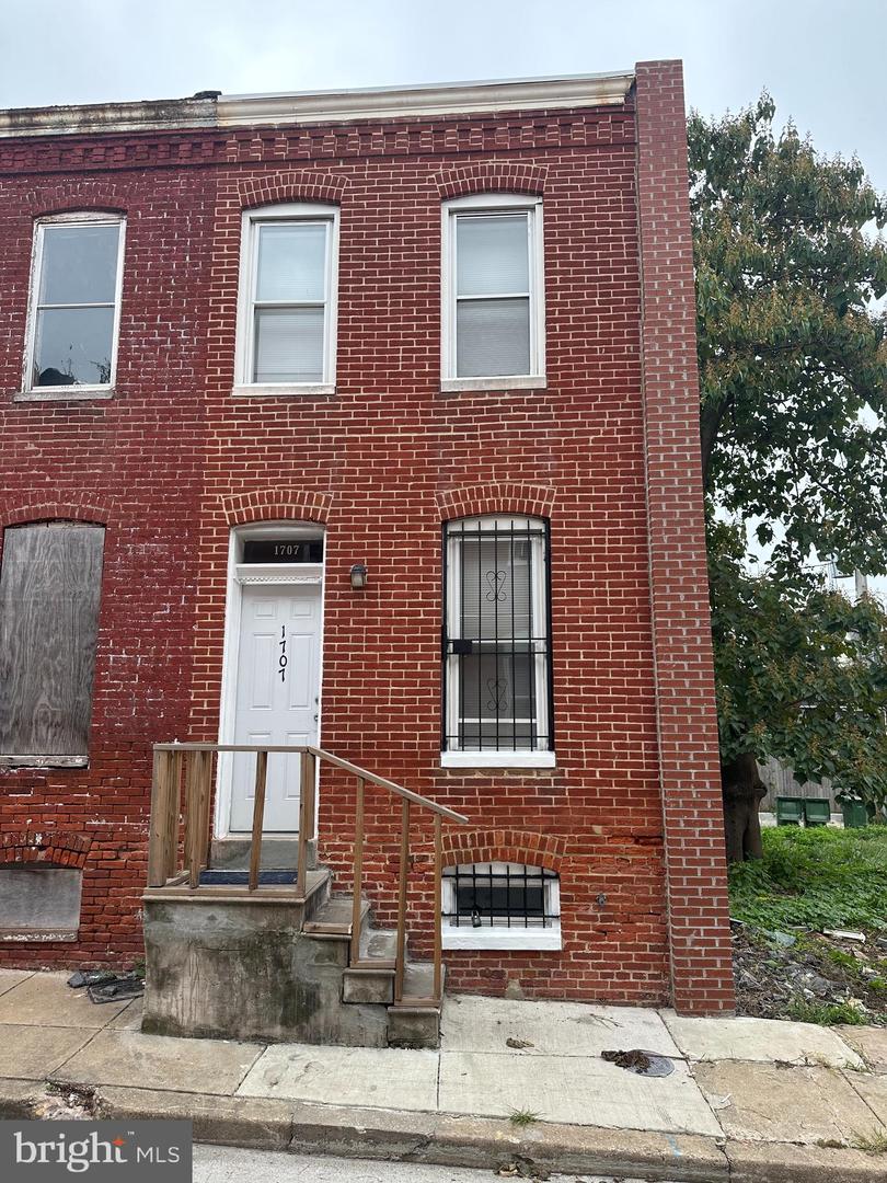 1707 N Dallas Street