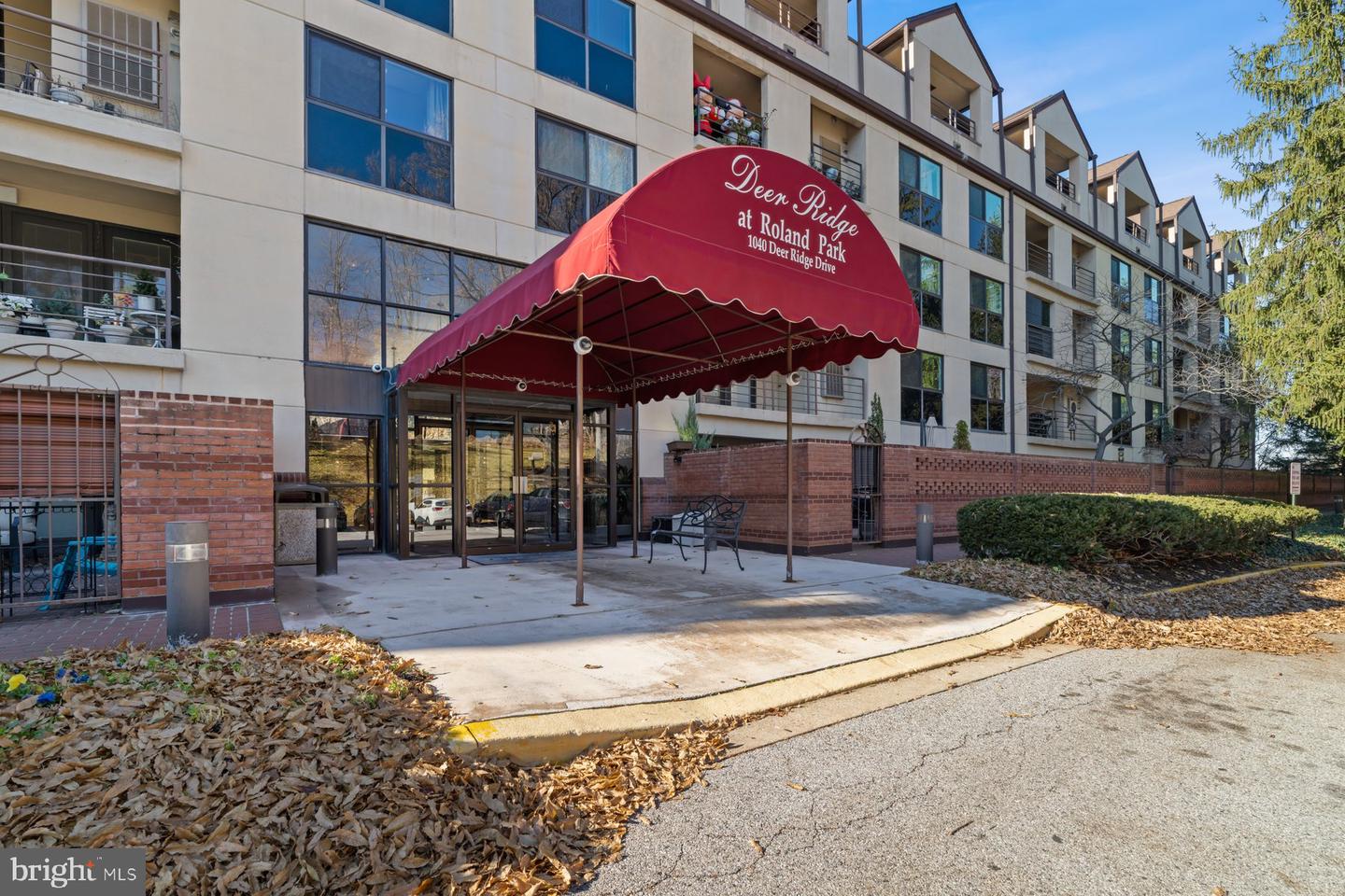 1040 Deer Ridge Drive #402