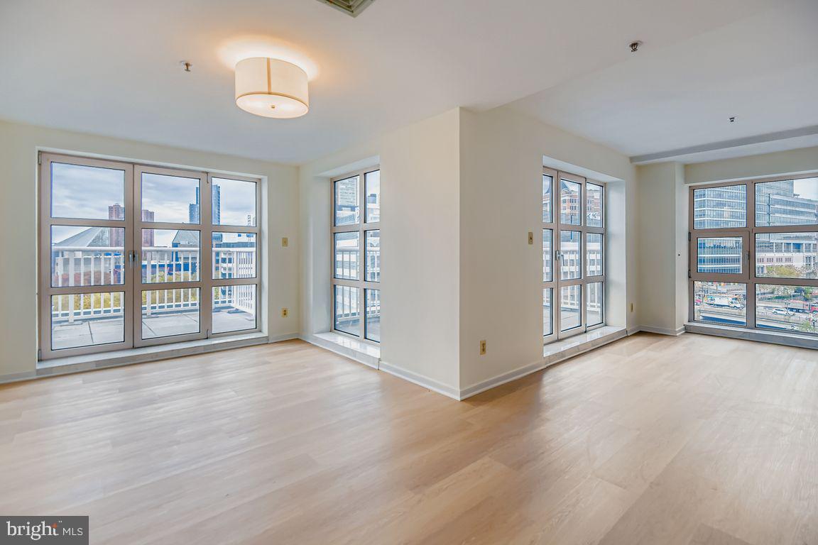 250 President Street #413, Baltimore