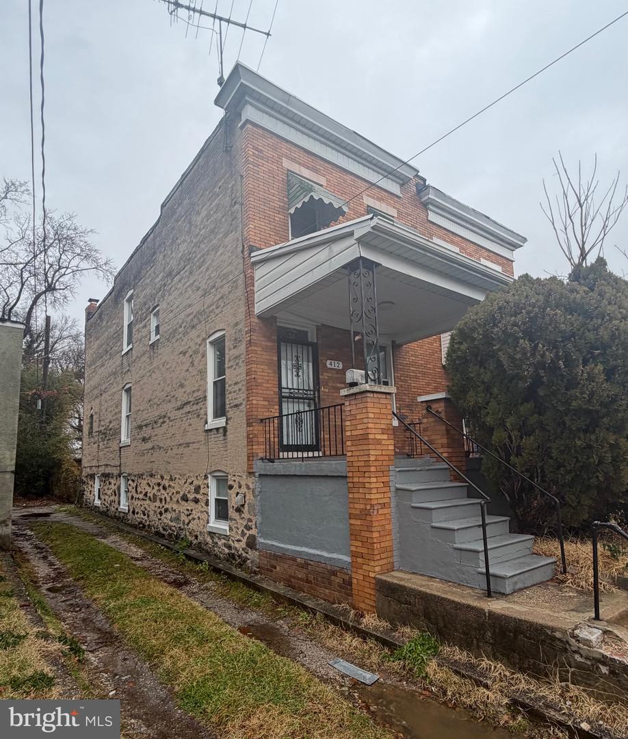412 E Cold Spring Lane