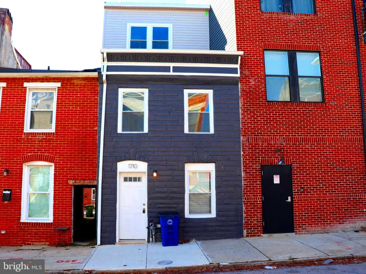 1710 Light Street
