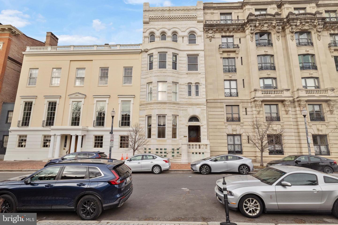 6 W Mount Vernon Place #b1