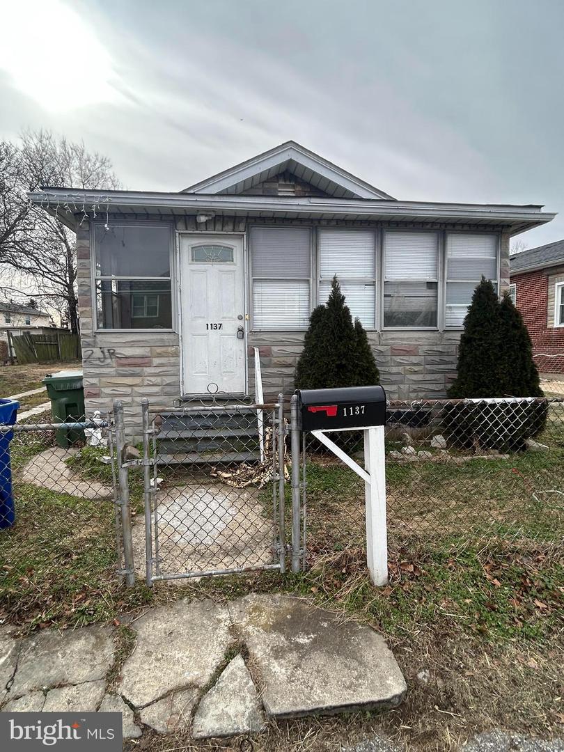 1137 Monroe Circle