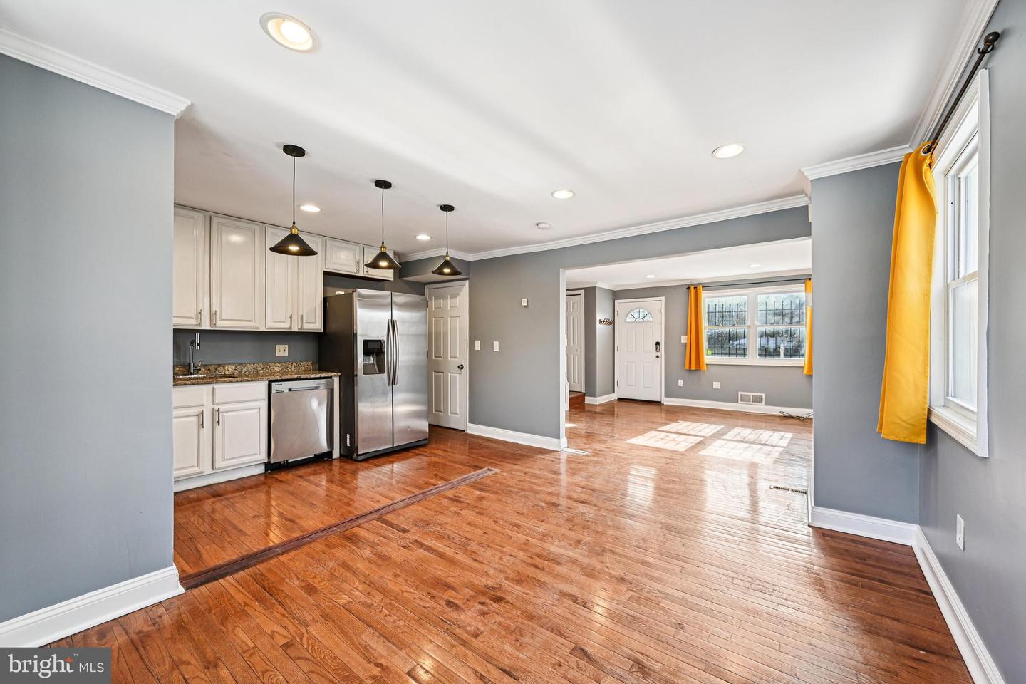 1215 Cooks Lane