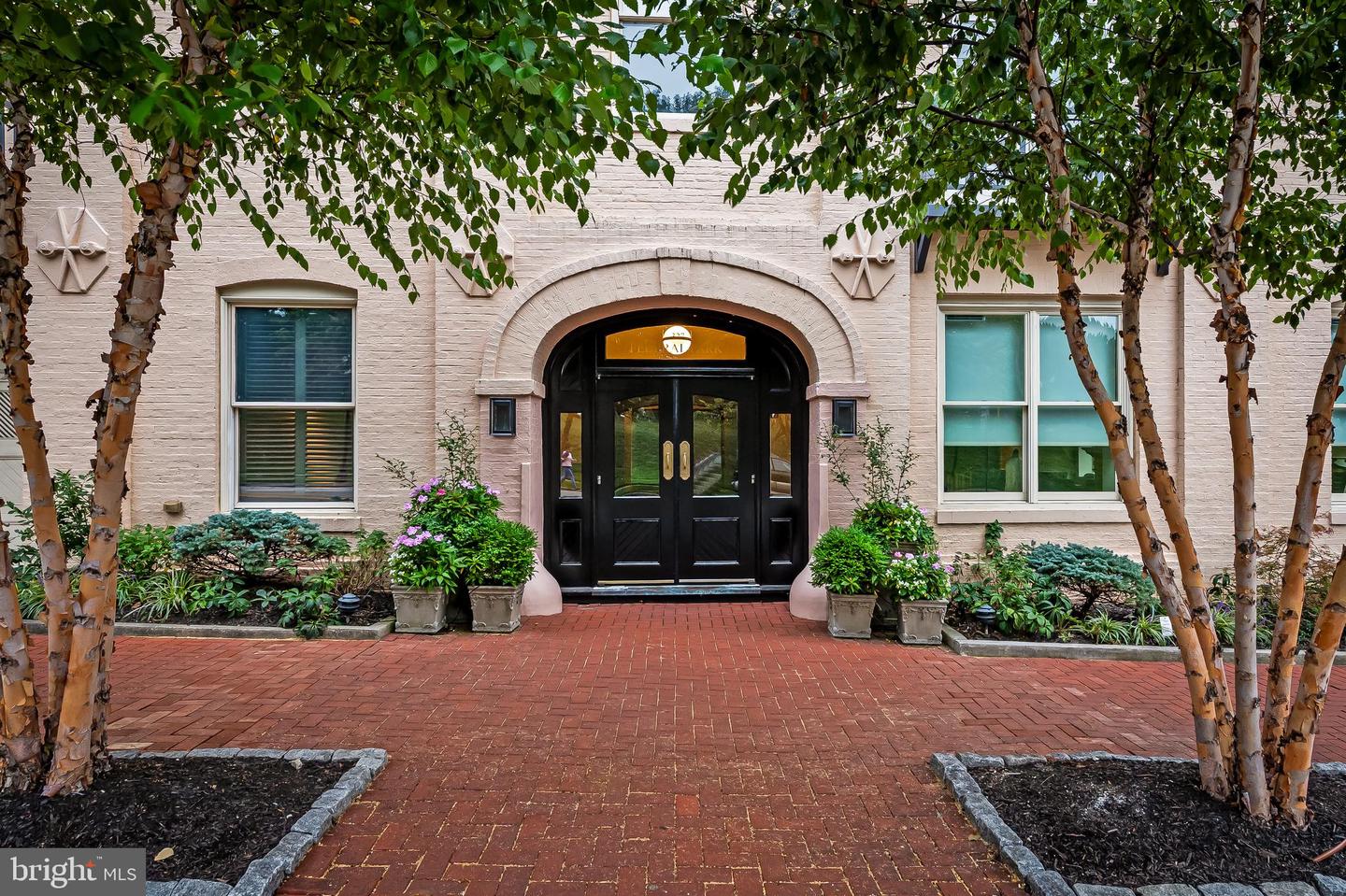 327 Warren Avenue #j