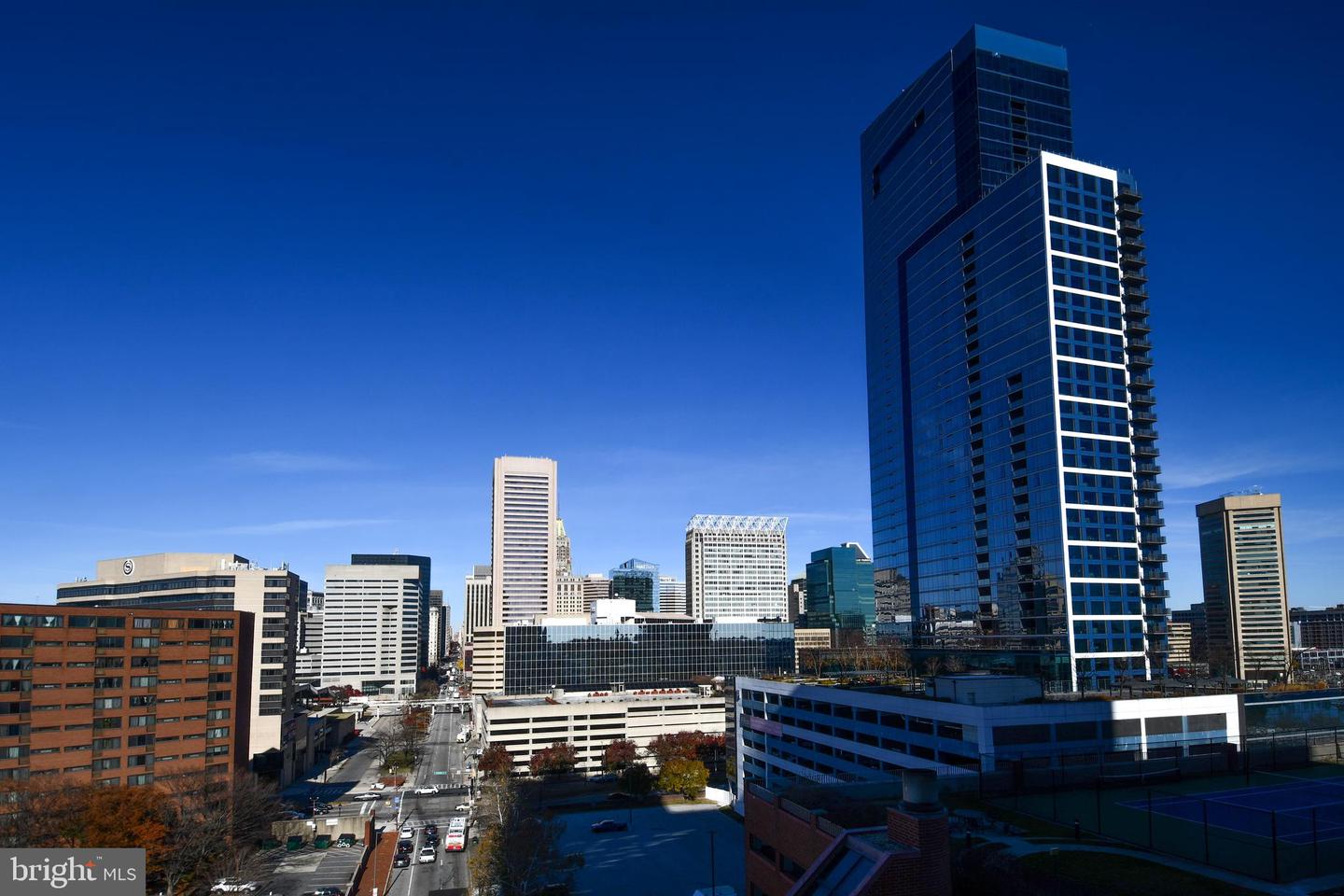 10 E Lee Street #809