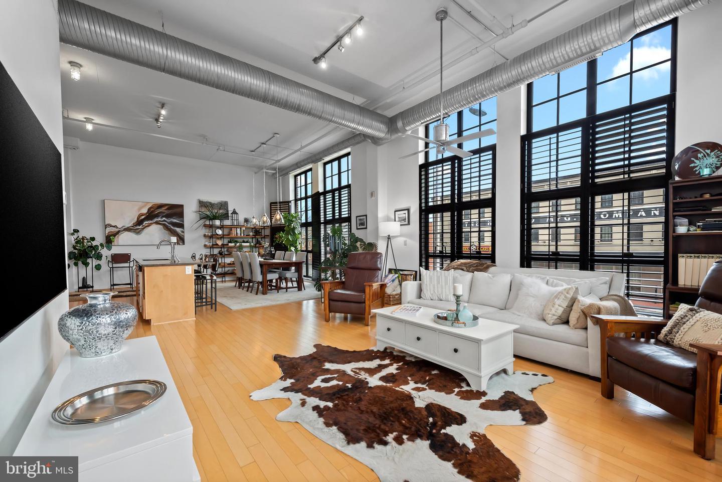 1220 Bank Street #204