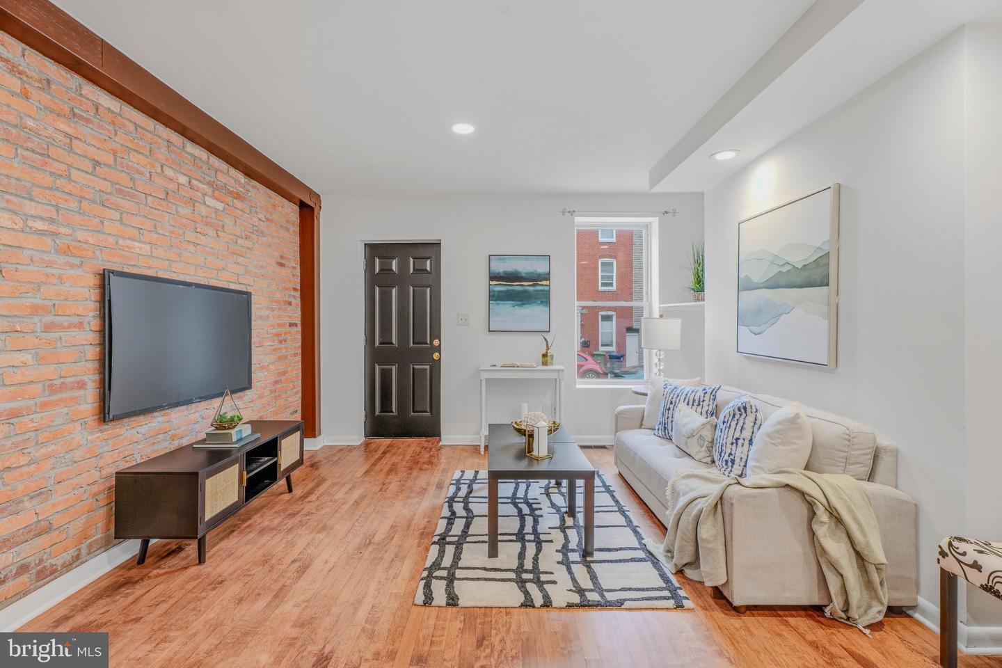 1824 E Lombard Street