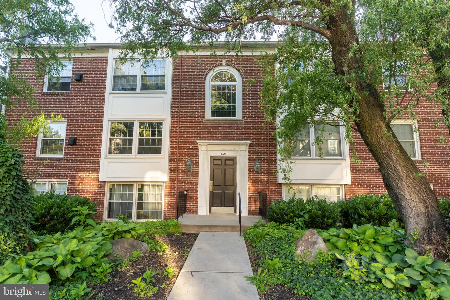 349 Homeland Southway #2b