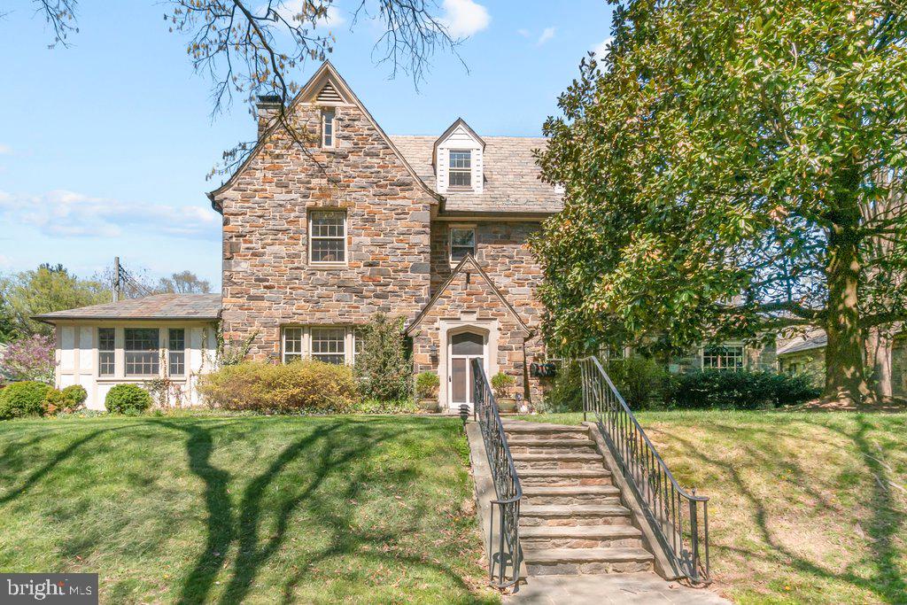 2 E Highfield Road, Baltimore