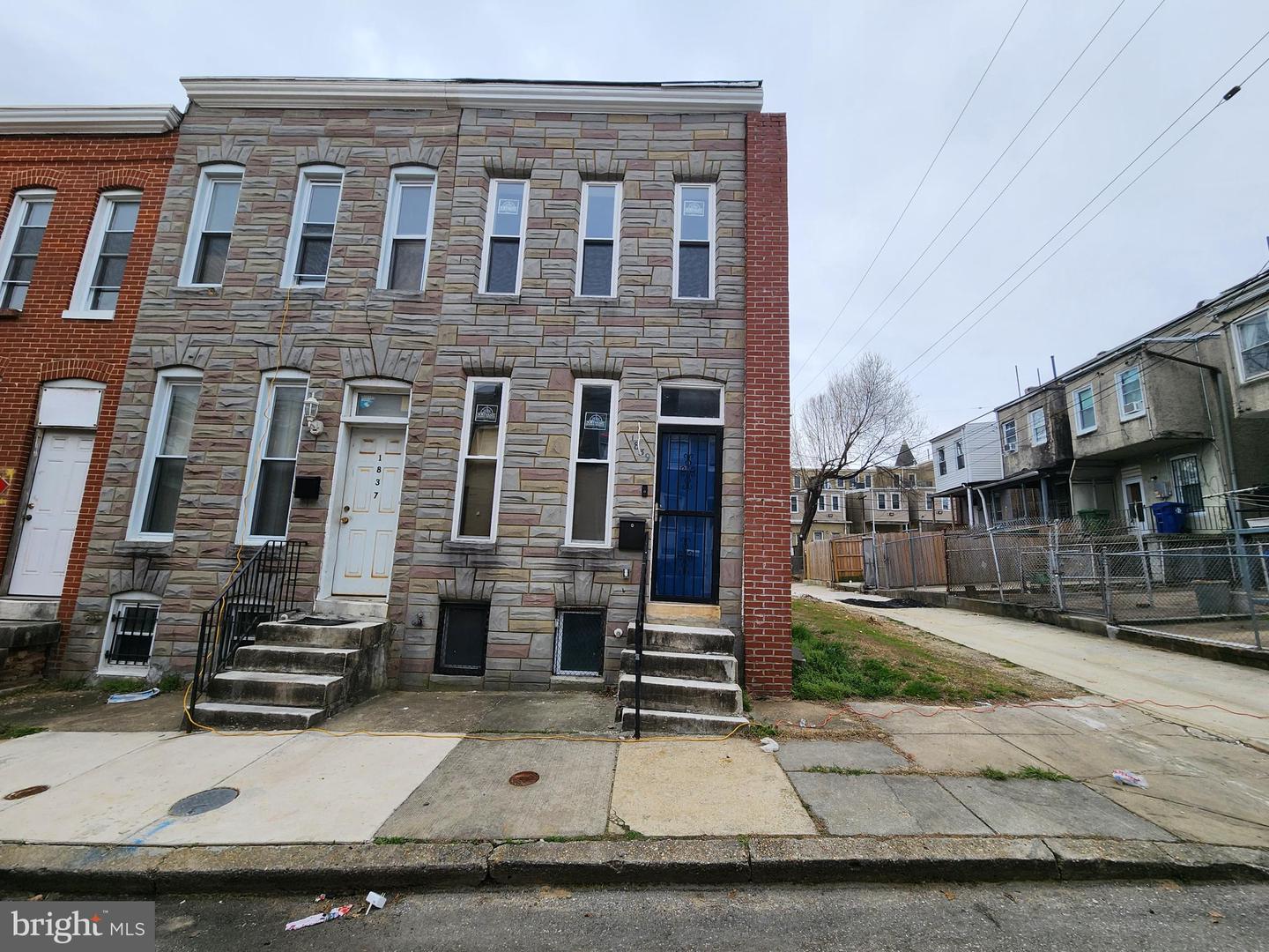 1839 W Fairmount Avenue