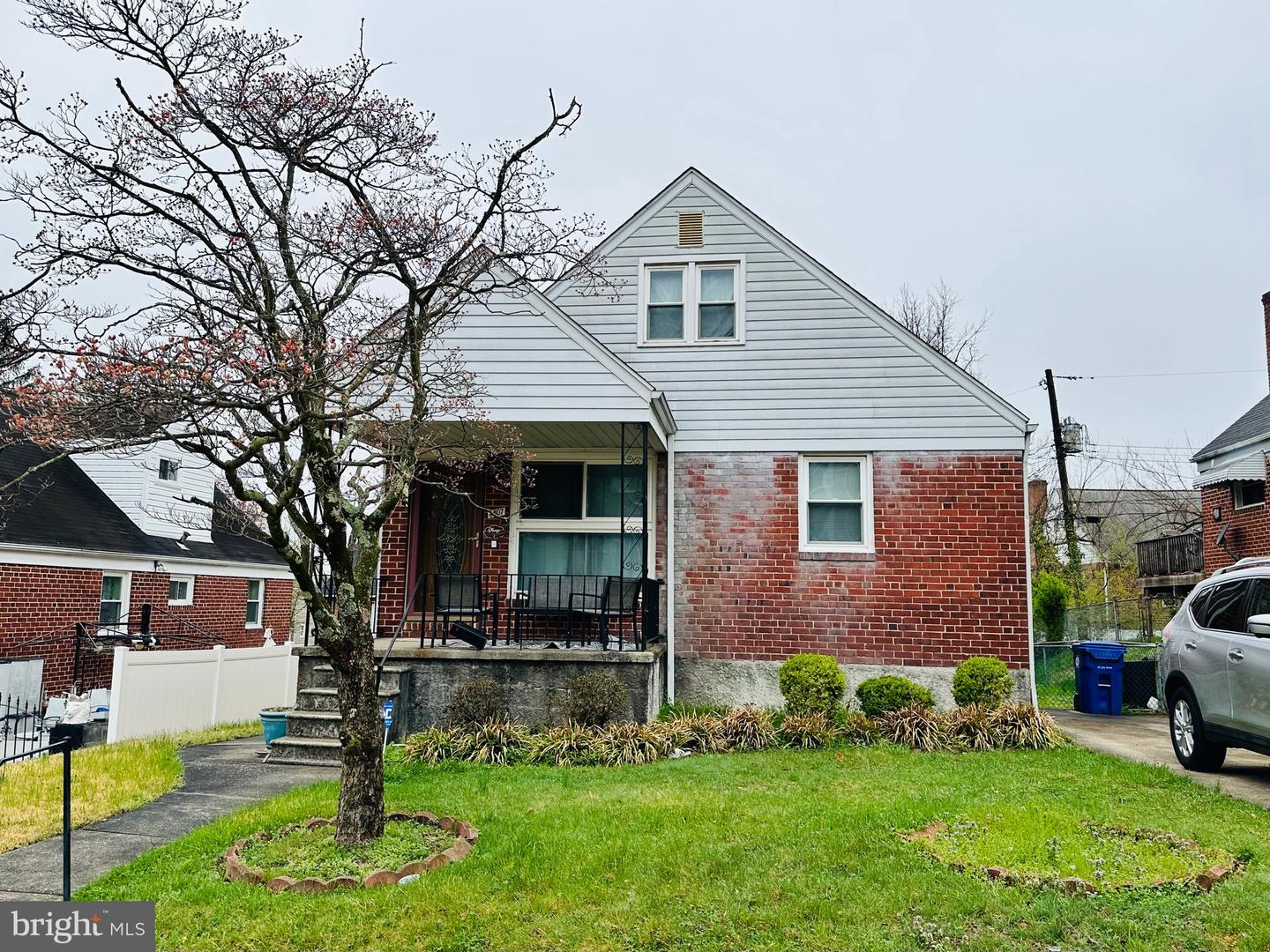 3807 Cedarhurst Road