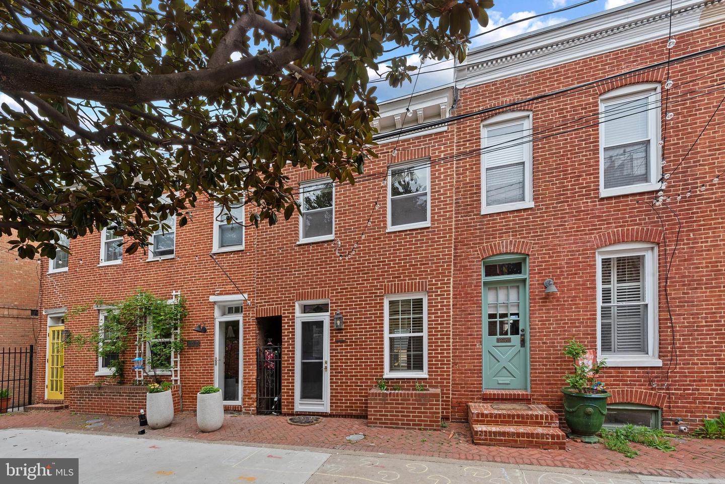 1249 Knox Court