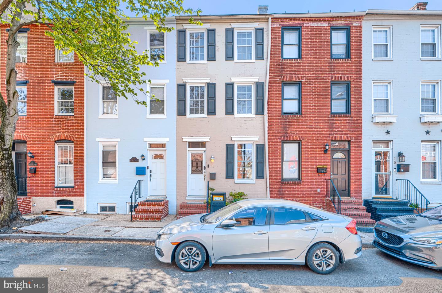 11 W West Street