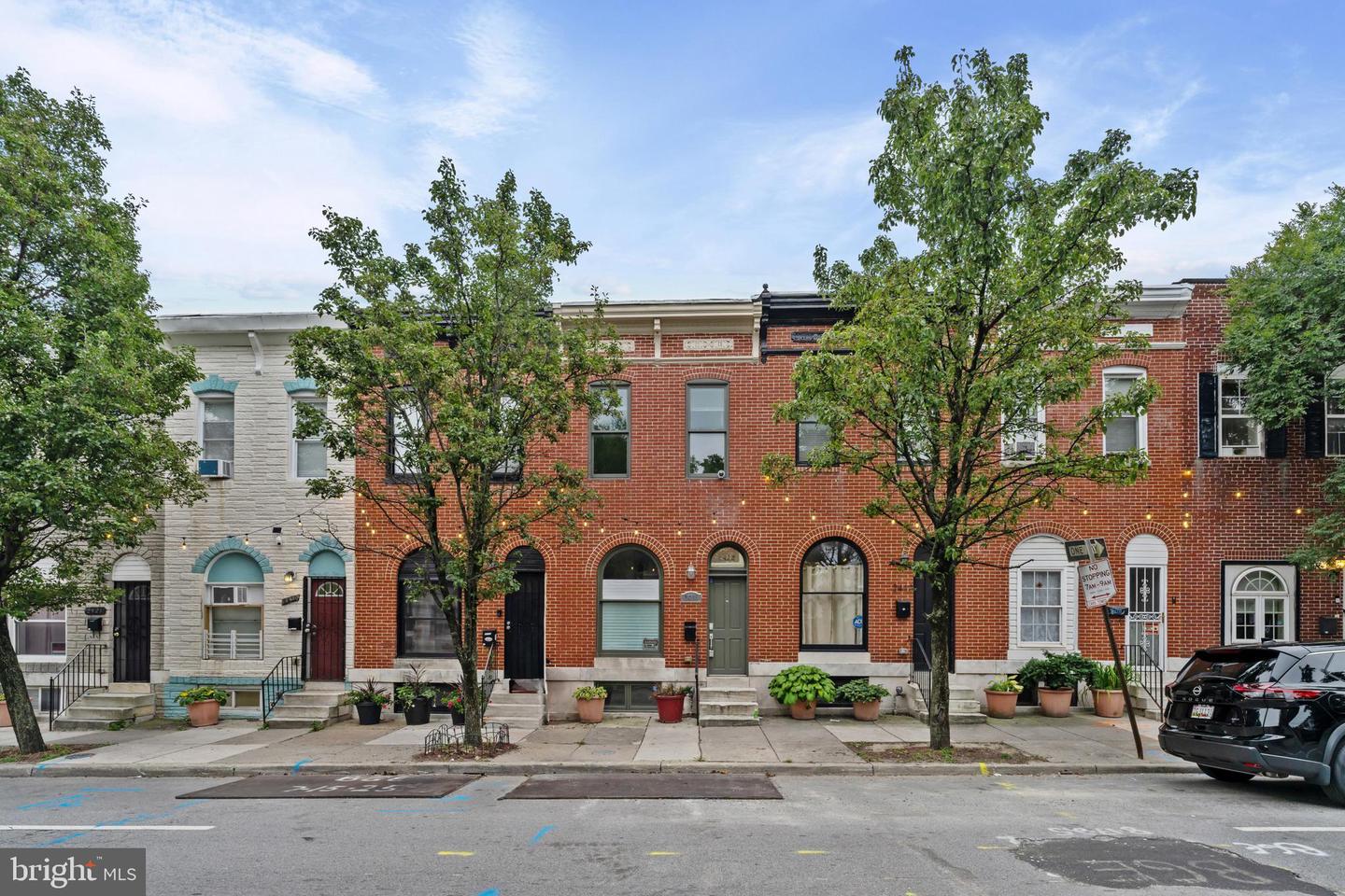 2415 E Madison Street