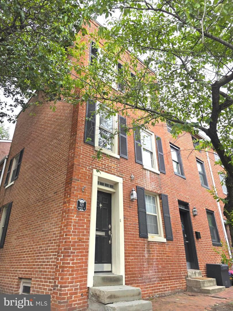628 Warner Street